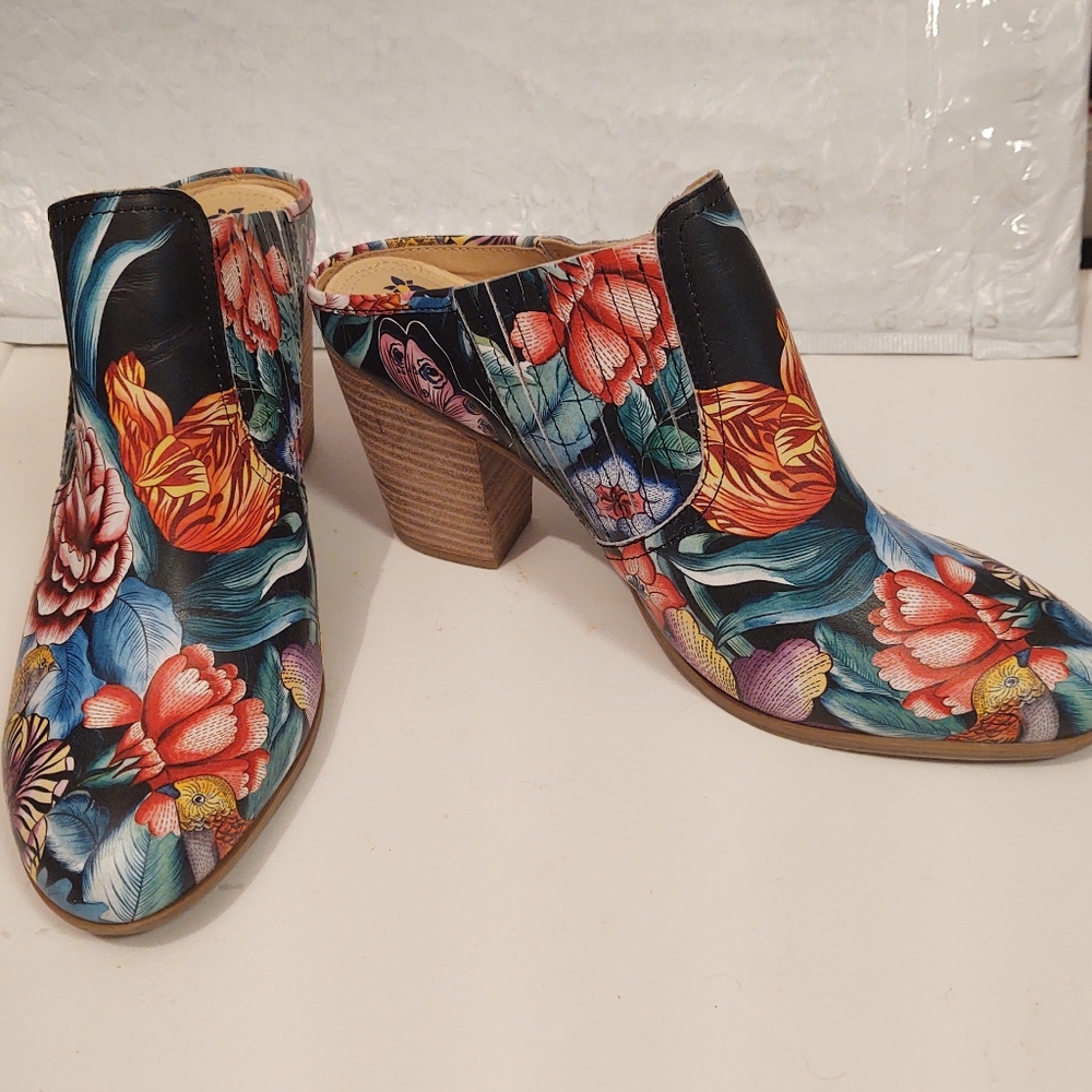 Anuschka, Mira, Leather, Mules, Heels. LSize 10 (9.5 could wear)Final Markdown